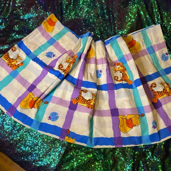 Vintage Winnie the Pooh and tigger valance - Picture 2 of 8